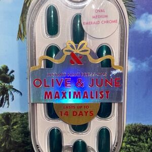 Olive & June Maximalist Press-On Nails Emerald Chrome Oval Medium 42ct New